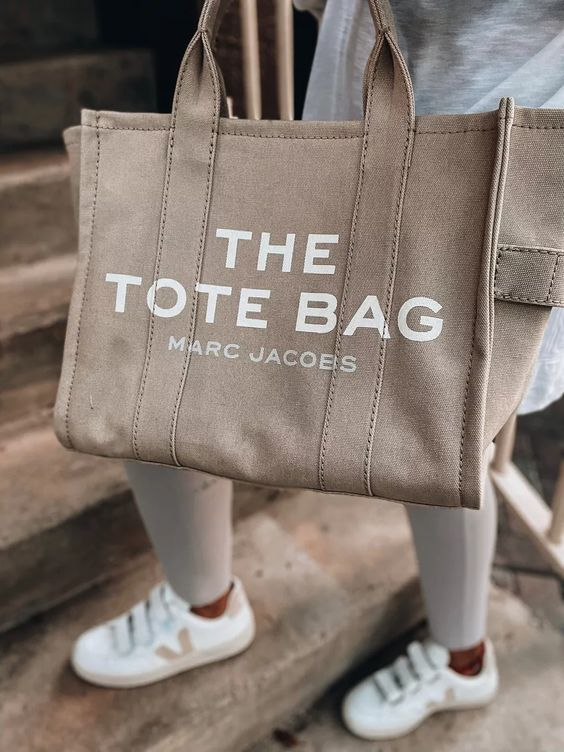 2024 Definitive Guide to Authenticating the Marc Jacobs Tote Bag